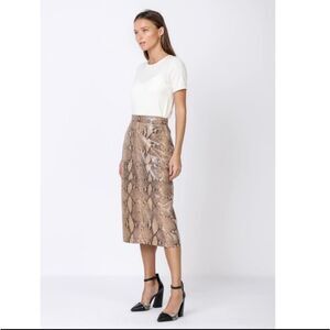 Stunning tan snakeskin Current Air midi skirt size 2!